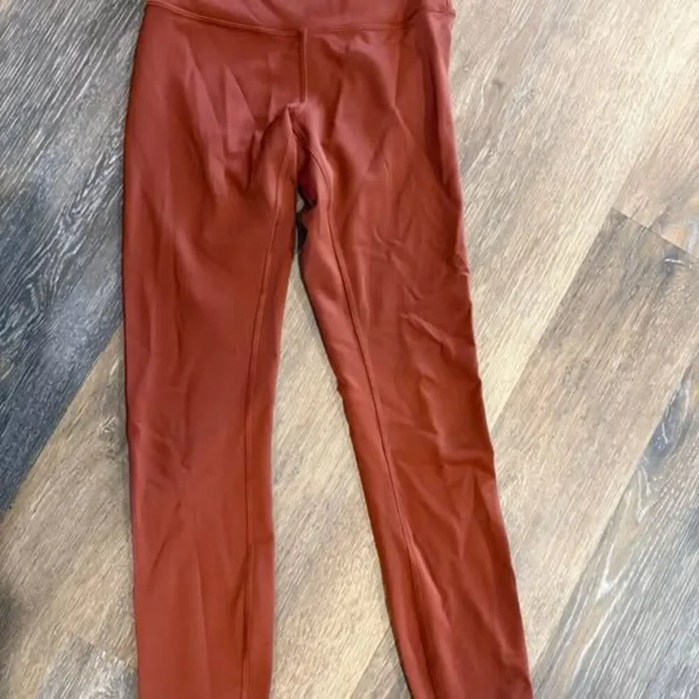 Lululemon size 4 leggings